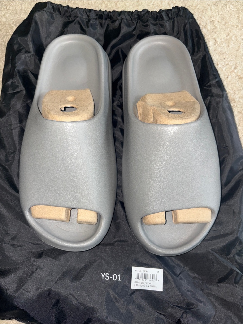 Yeezy Men’s Slide Sandals in Gray